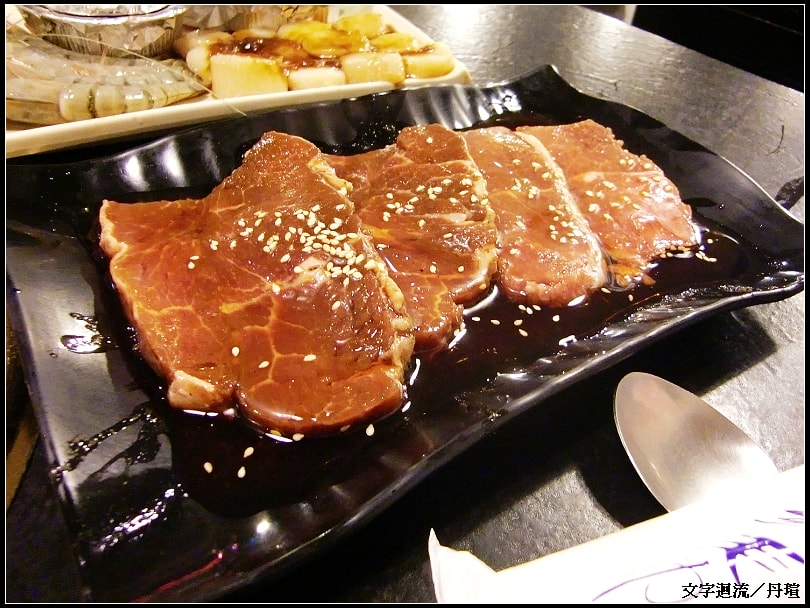 四人套餐中的牛小排/另有豬梅花
