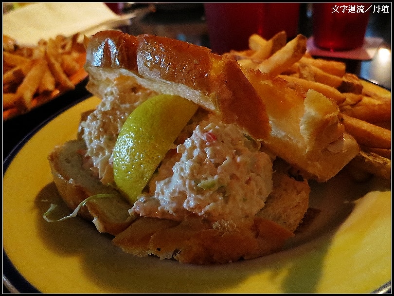 The Original Crab Roll