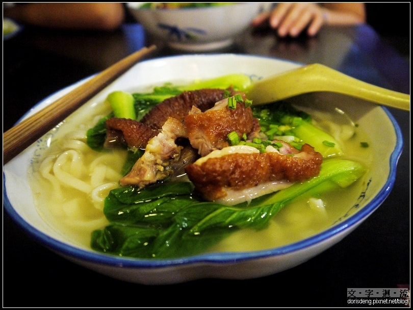 晚餐簡單吃，逛超市