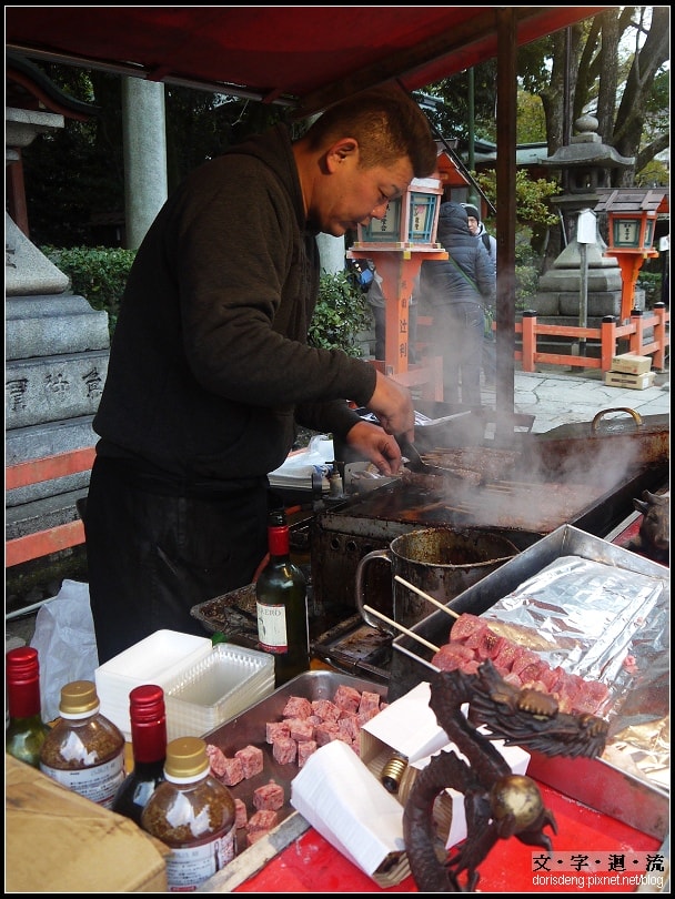 牛肉串熱賣中