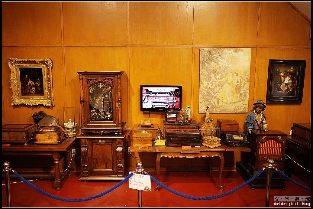古董八音盒展示