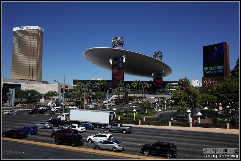 飛碟造型shopping mall